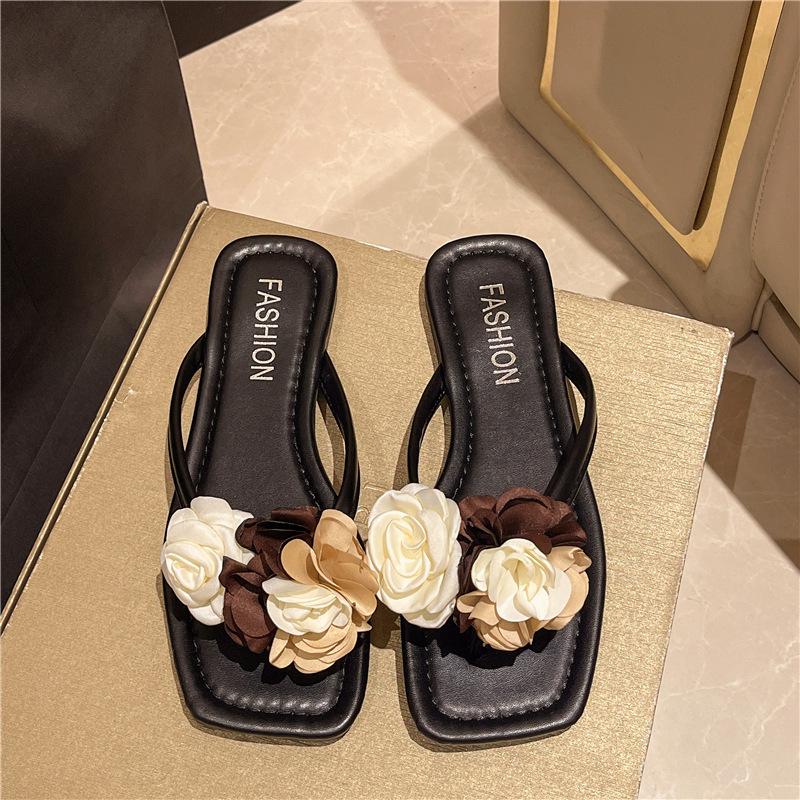 Flat-bottomed Flip-flops Shoes Girl 2025 Summer New Korean Version Fairy Style Fashion Flower Beach Cool Slippers Girl