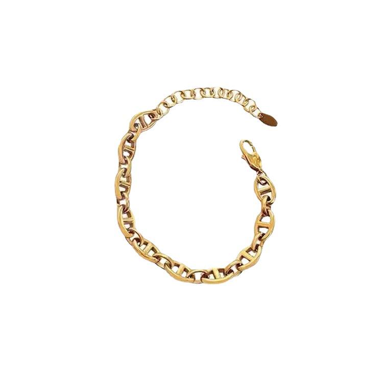 2022 Korean Trendy Pig Nose 18K Gold-Plated Titanium Steel Bracelet for Women