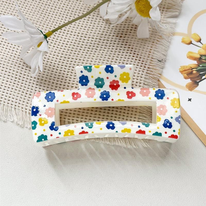 Uv-printed Square Hair Clips with A High-end Look. The Shark Clip Is Half-tied At The Back of The Head