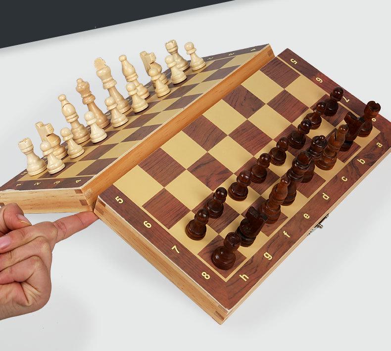 Children's Wooden Chess & Card Game: Educational Toy for Parent-Child Interaction