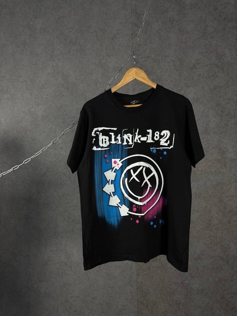 Blink 182 rock band tee