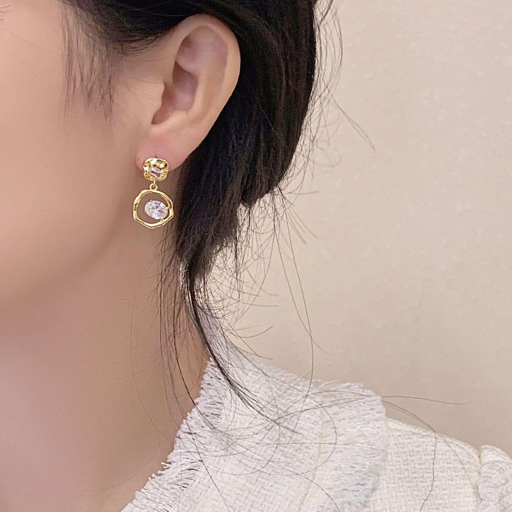 Elegant Irregular Hoop Earrings - 2023 Autumn/Winter French Design for Women