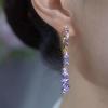 Squisiti Orecchini Pendenti Medi con Nappa di Strass Viola - Trendy, Clip per Orecchie Snellenti con un Fascino Fresco e alla Moda.