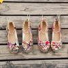 Scarpe Donna Primavera / Estate Stile Etnico Scarpe in Tessuto Ricamate Fondo Piatto Stile Cinese Perlate Taglia Grande Scarpe Singole