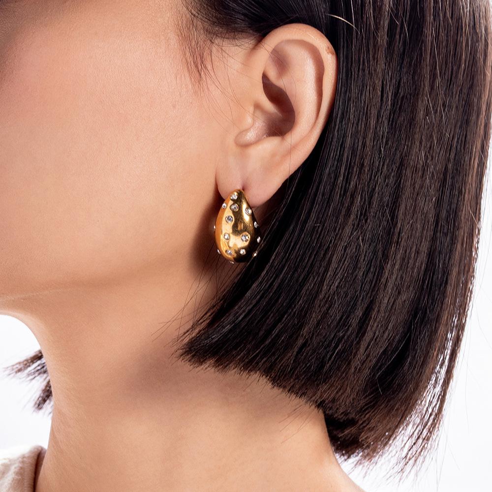 2024 Europäischer und Amerikanischer Stil Edelstahl Poliert Hängeohrringe - Damenmode Temperament Society-Design