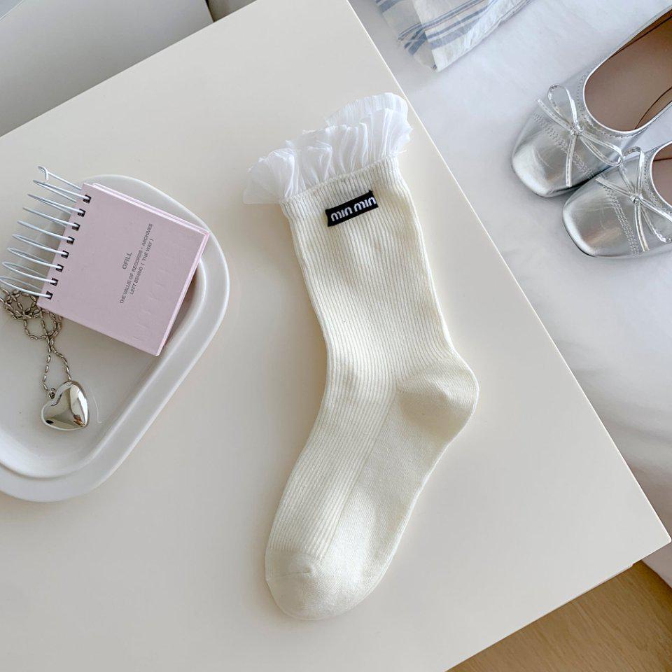 Mary Jane Korean-Style Double-Needle White Lace Ruffle Women's Socks with Miu-Inspired Letter Fabric Label