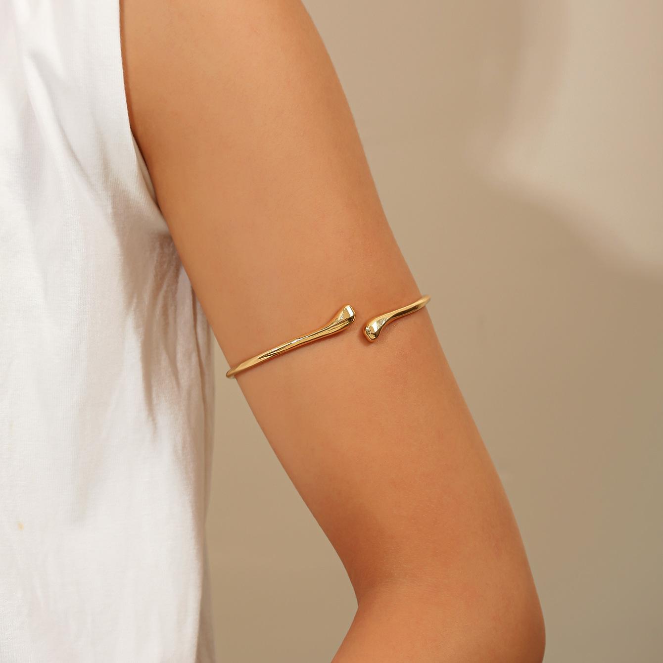 

European and American Creative Water Drop Design Arm chain Fashion Arm Ring Simple Plain Ring Metal Arm Bracelet