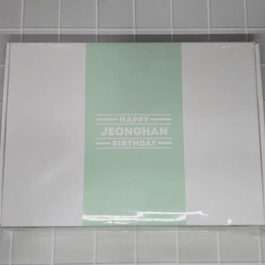 

Новая коробка на день рождения Чонхан Seventeen Svt Чонхан