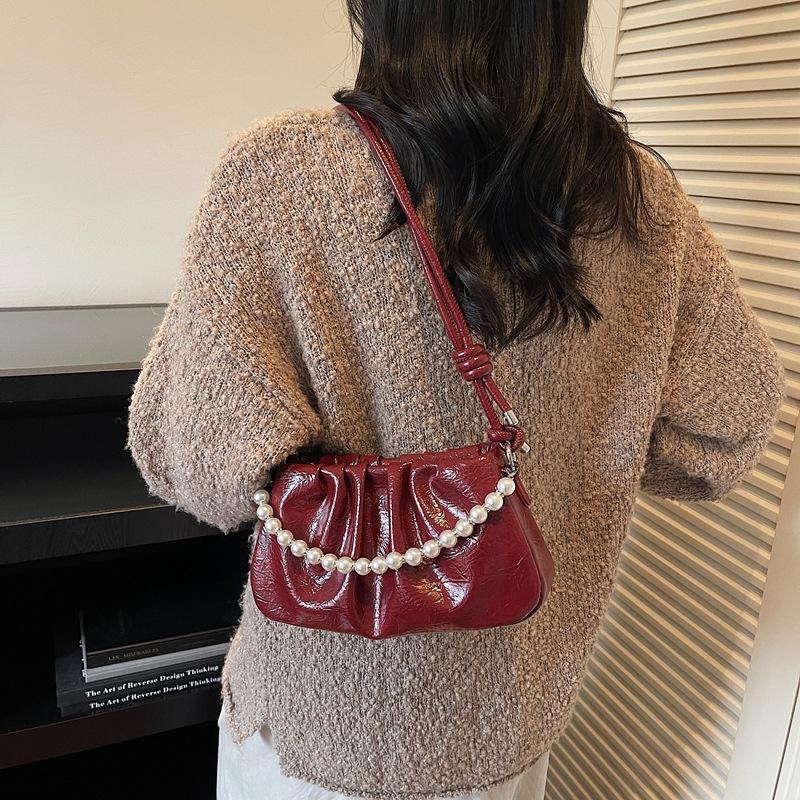 Niche Handbag Women's 2025 New Popular Fashion High-end Pearl Cloud Single Shoulder Crossbody Pleated Bag