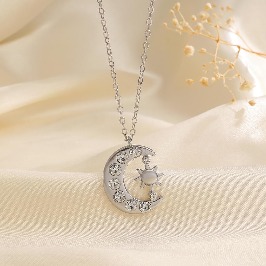 Inlay Zircon Shiny Sun Crescent Moon Pendant Necklace for Women Exquisite Charm Collar Chain Jewelry Accessories