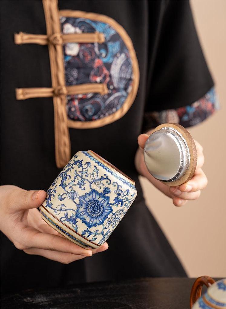 Qinghua Ru Kiln Ceramic Tea Caddy - High-End Moisture-Proof Storage for Green, White, and Pu-erh Tea, Chinese Style Sealed Jar