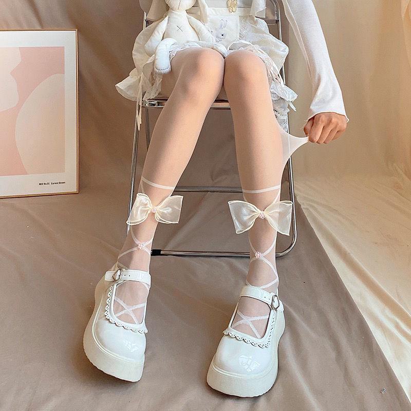 Elegant gestaltete weiße Strumpfhose mit Wadenriemen und Schleife – sexy, transparente Strümpfe im JK-Stil
