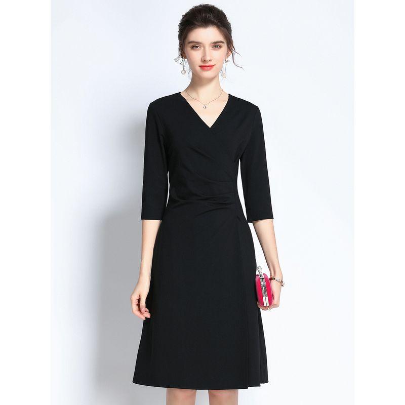 

Осенне-зимнее маленькое черное платье в стиле Хепберн с V-образным вырезом, приталенное по талии, облегающее фигуру. Black 3XL