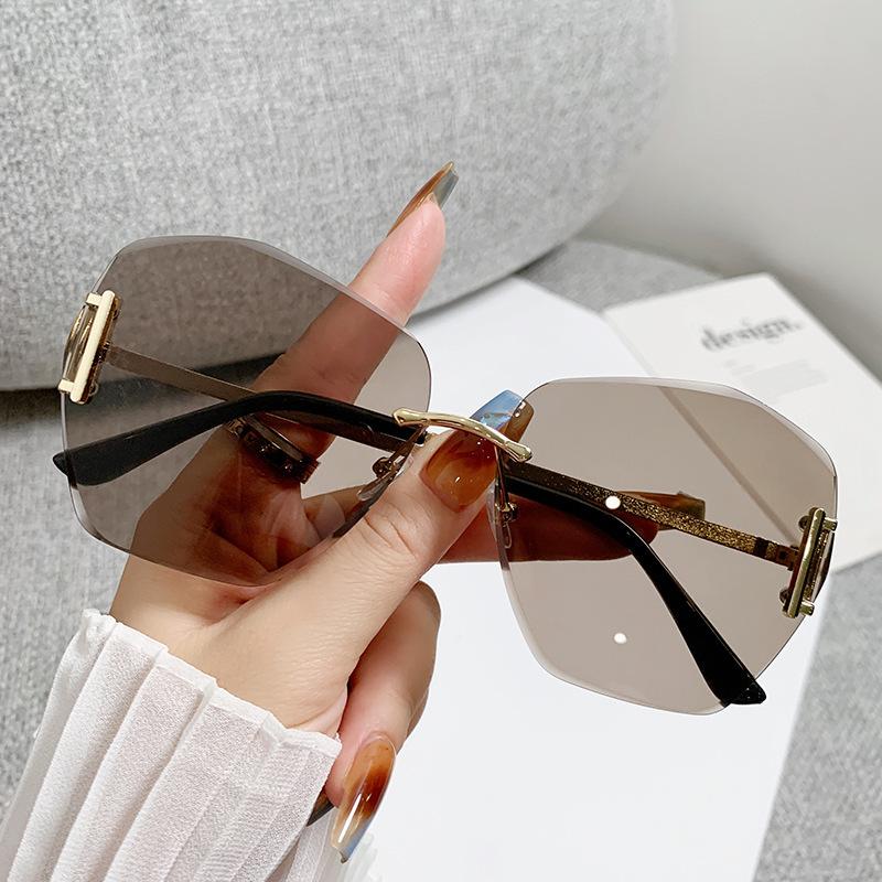 Advanced sunscreen sunglasses women's new gradual change of color sunglasses polygonal large frame women's glasses borderless sunglasses