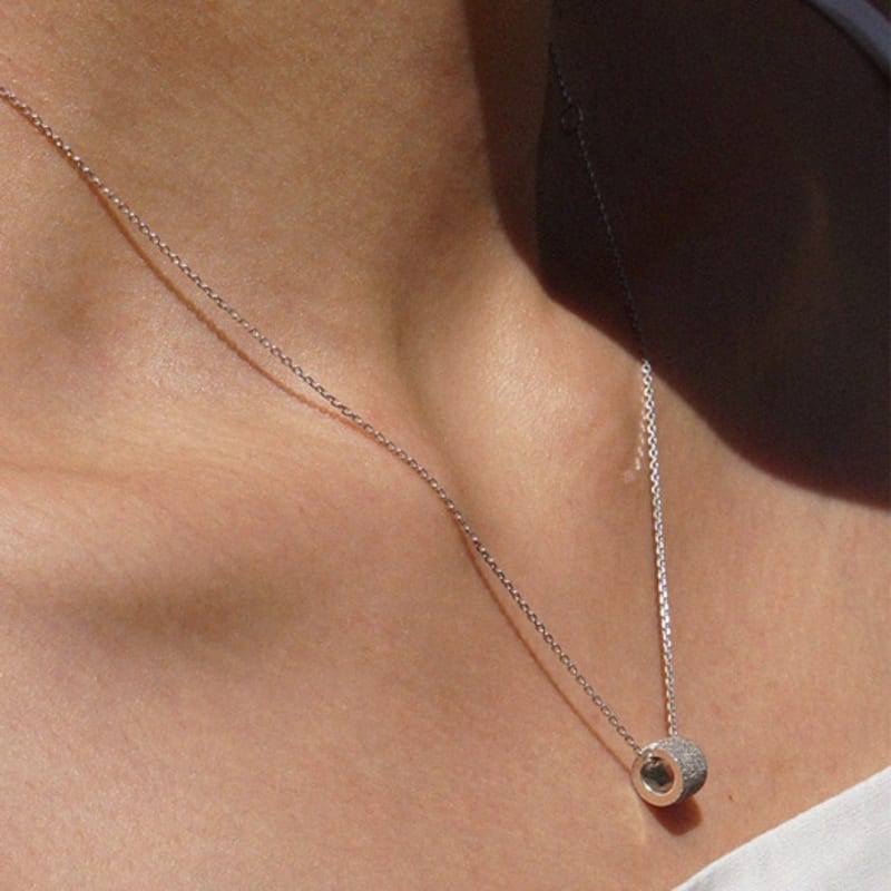 OURPIERRE GRANIT DONUT Halskette SILBER