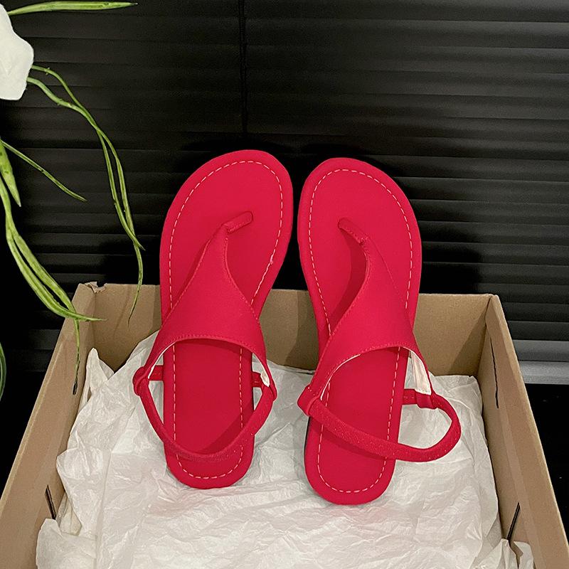 Fashion and lightweight red French flat-bottomed non-slip sandals for women's summer wear 2025 new high-end herringbone cool slippers