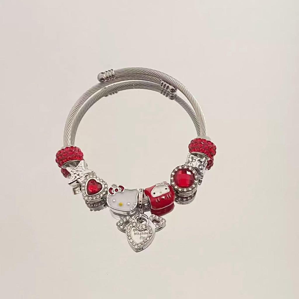 Pan's Kitty Cat Luxury Bracelet: Women's Chic Cartoon Pendant with Exquisite Design.