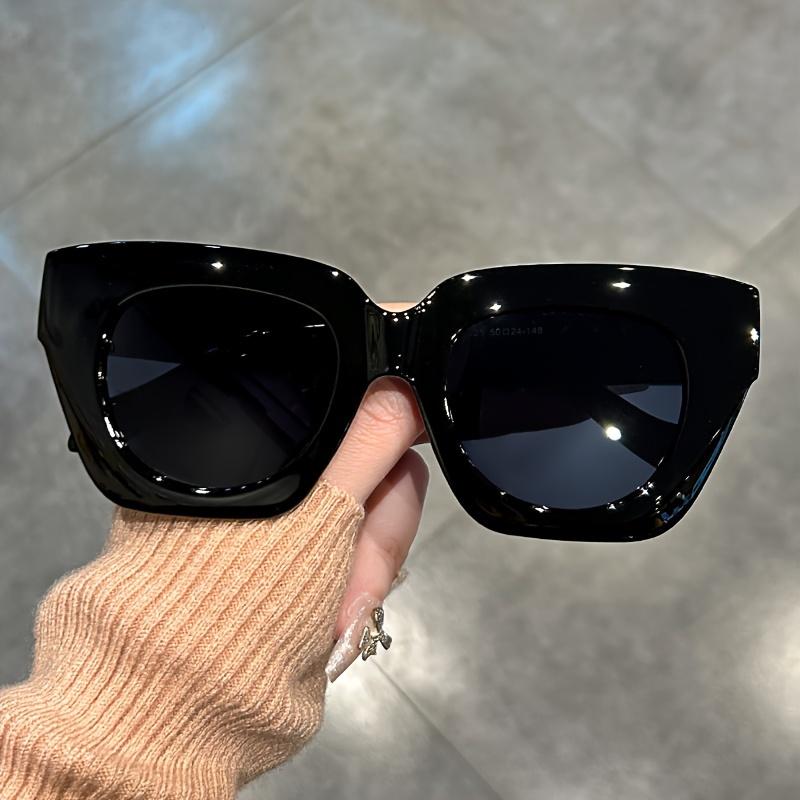 Chic Gradient Cat Eye Sunglasses for Women Trendy Anti Reflective Beach Party Shades with Color Block Design