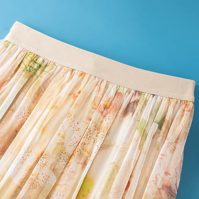 Elegant Apricot Silk Midi Skirt: Gentle Floral Print, Elastic Waist, Wide Hem - Perfect for Pear-Shaped Figures
