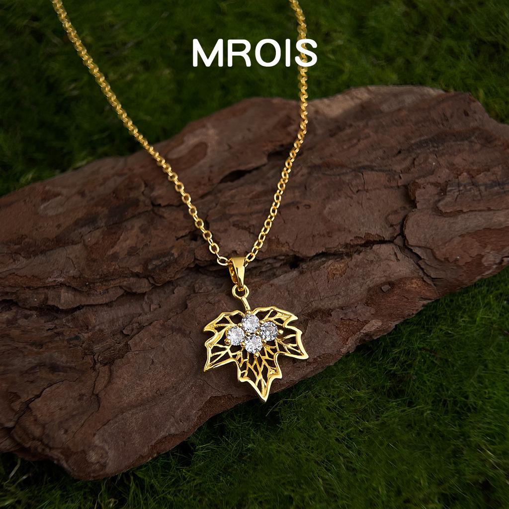 Elegant 18k Gold Filigree Maple Leaf Necklace with Zircon Details – Light Luxury Sweater Chain