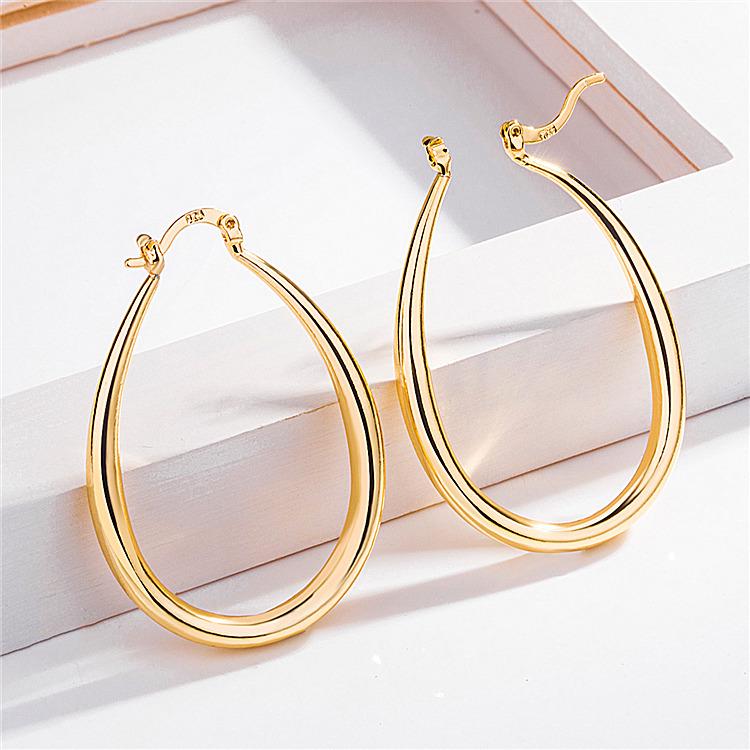 Boucles d'oreilles argentées brillantes élégantes: Mode Européenne & Américaine Créative Exagérée