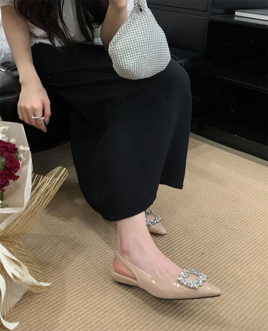 

2025 весна новая женская обувь стразы лакированная кожа с острым носком босоножки на высоком каблуке тонкий каблук женская обувь взрыв 39 телесный