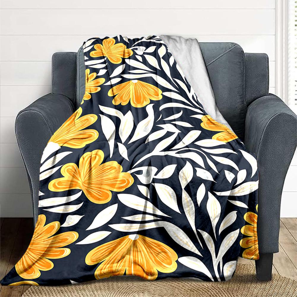 1pc Floral Pattern Lightweight Flannel Blanket, Comfortable and Warm Blanket, for Office and Camping Sofa Bed157