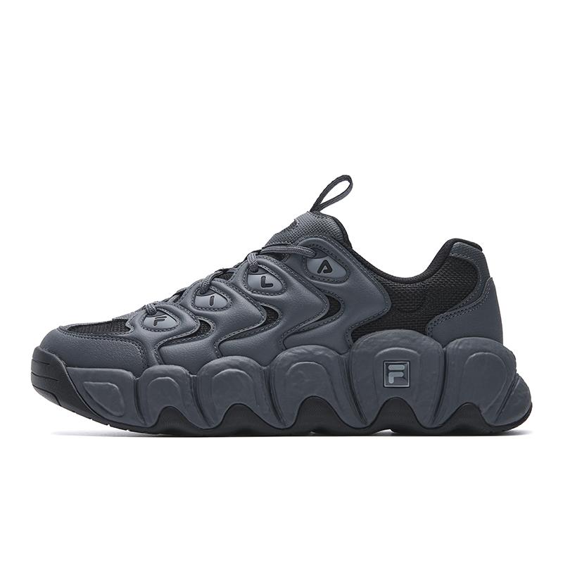 FILA   Men s Retro Chunky Sneakers F12M612131FDB 40