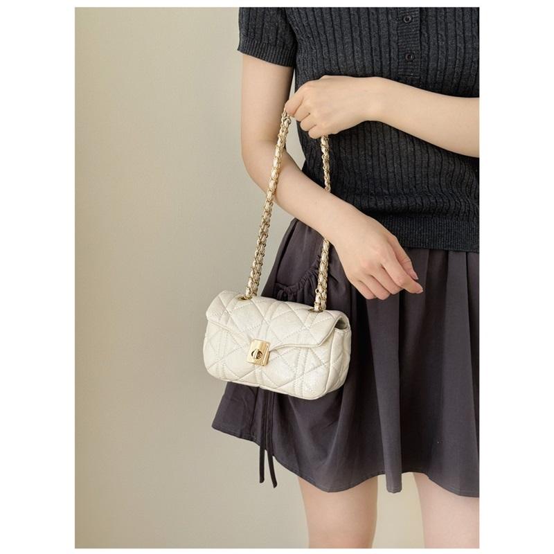 French Oil Wax Leather Shoulder Bag Women's Rhombus Embroidery Small Square Bag Commuter Chain Crossbody Bag