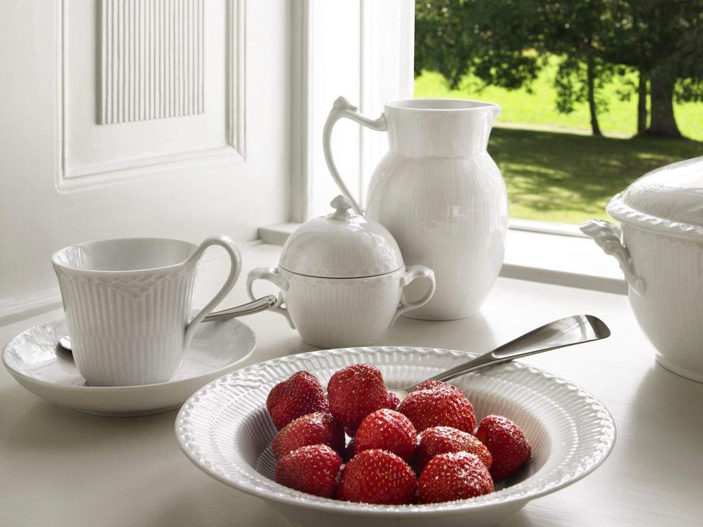 ROYAL COPENHAGEN White 240ml 1128092 Cup_Saucer [Item]