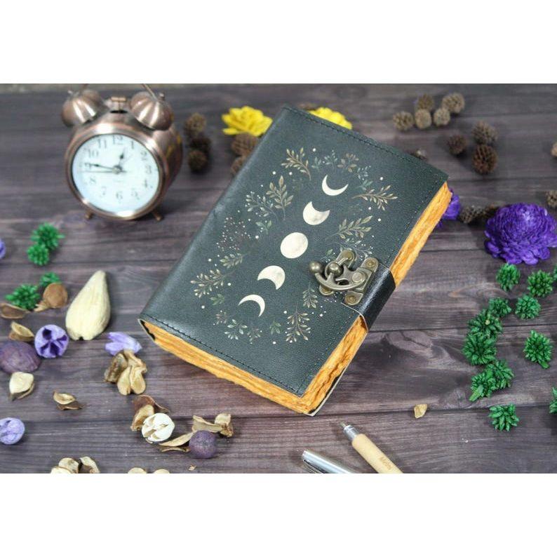 

Кожаный журнал «Фазы Луны»: Бумага ручной работы с рваным краем, в винтажном стиле 7 x 5 in *- 100 page