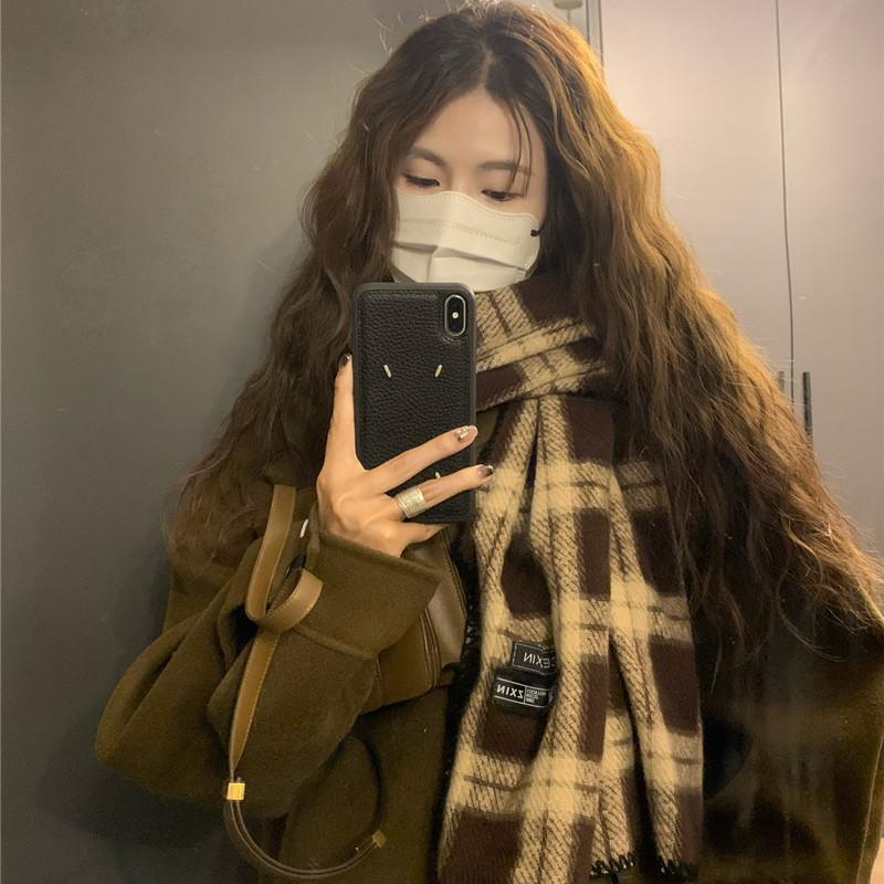 Retro Plaid Tassel Scarf for Women Winter New High End Imitation Cashmere Scarf To Keep Warm and Thickened To Prevent Cold Tide
