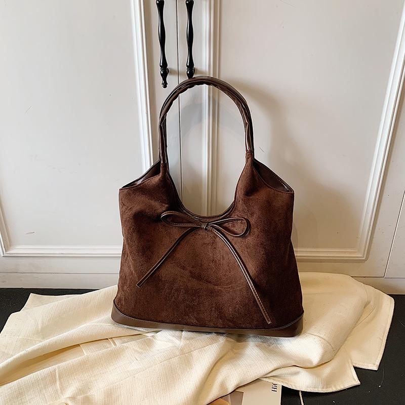 Autumn and Winter New Commuting Large-capacity Tote Bag 2025 Women's Casual Simple and Versatile Ins Shoulder Bag