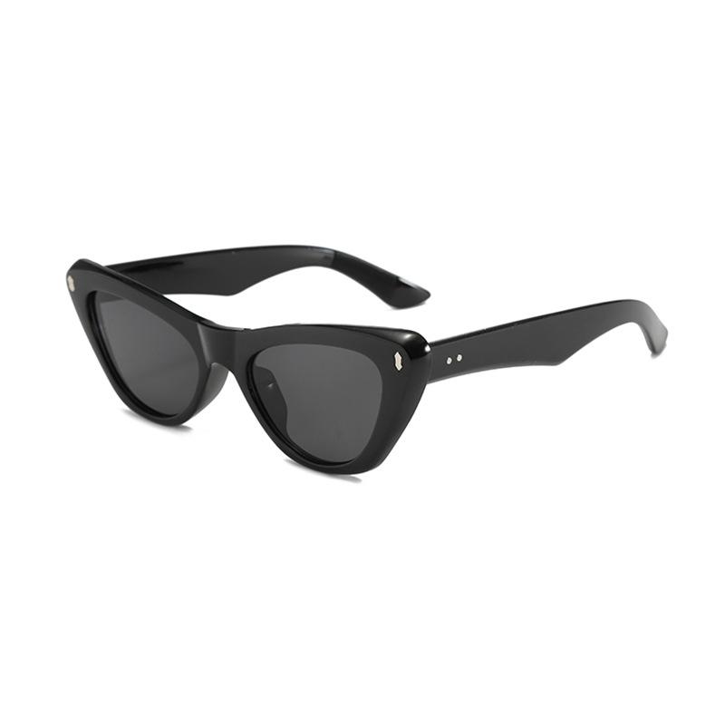 Xiaohongshu influencer s same style cat-eye rivet sunglasses for men and women, UV protection Black Frame Gray Piece