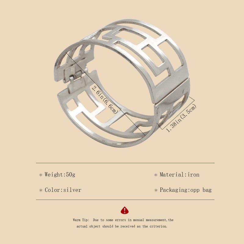 Women's European & American Fashion Metal Hollow-Out Exaggerated Elastic Bracelet Armlet
