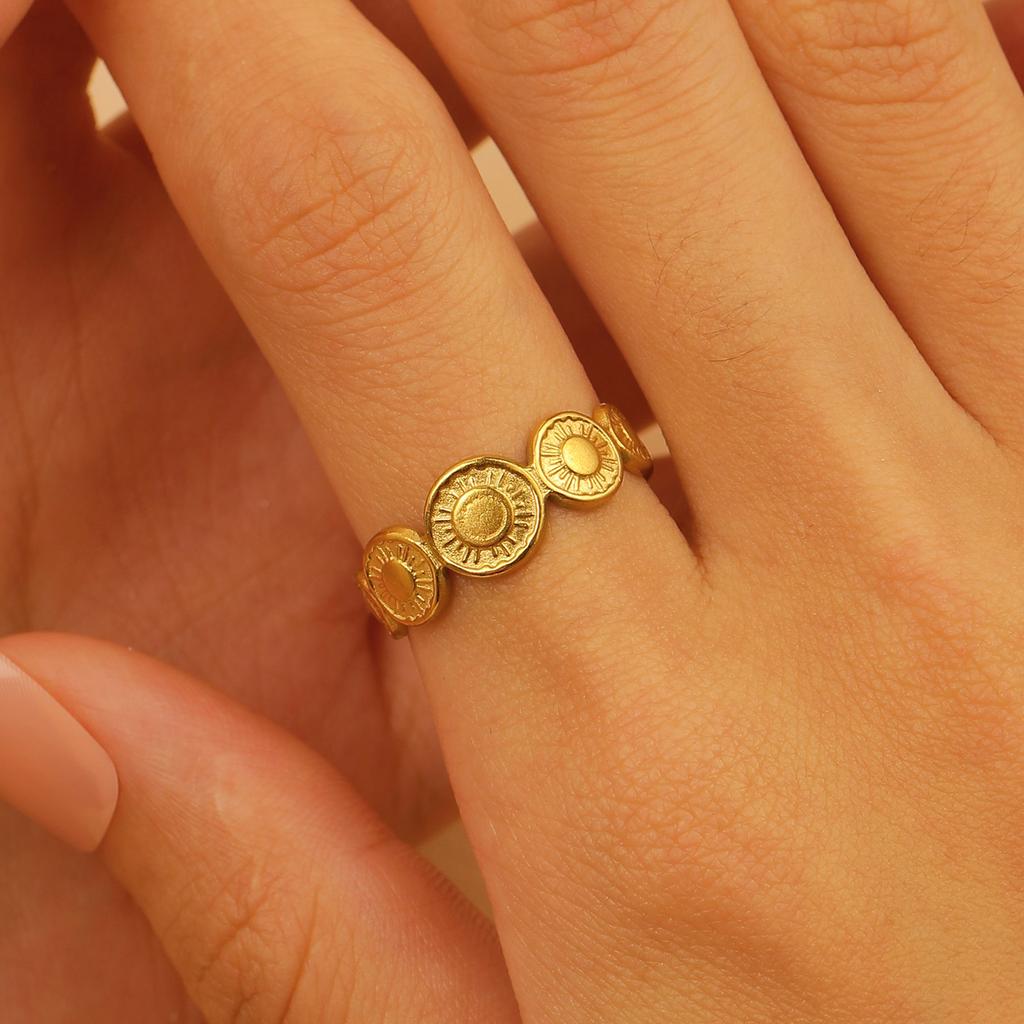 2026 Stil 18k Echtgold Edelstahlring Französischer leichter Luxusstil Wassertropfen glänzend Gold offener Ring Schmuck Frauen