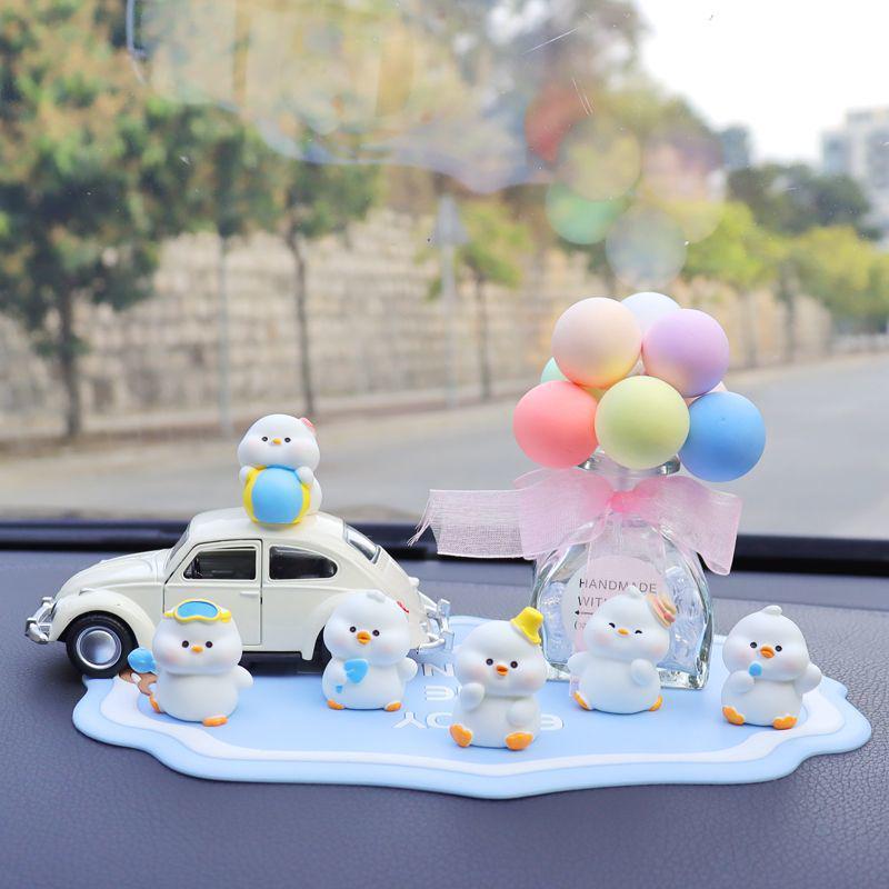 Cute Cartoon Duck Car Ornaments: Creative Interior Accessories