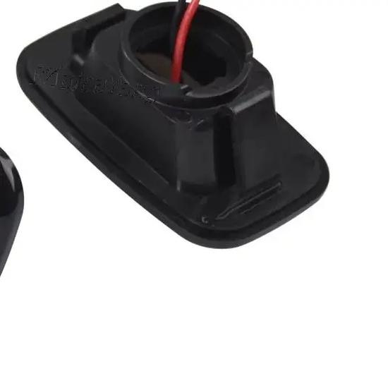 Turn Signal Light For Toyota Land Cruiser 70 J70 80 100 Series LED Side Marker Lights Dynamic Turn Signal Lamp Indicator