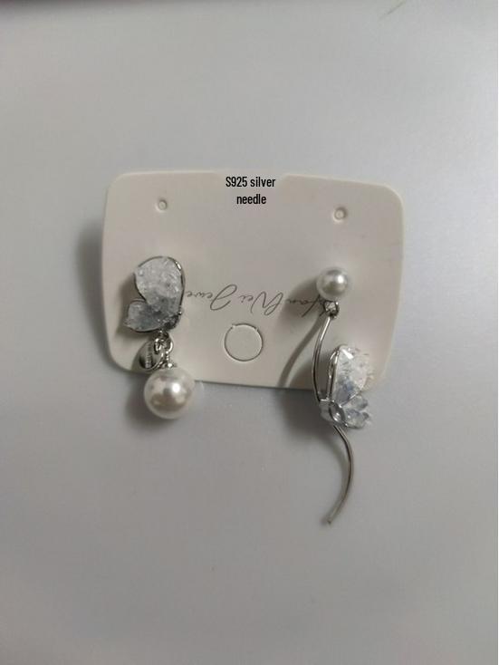 Real Gold-Plated Silver Needle Retro Flower Butterfly Pearl Stud Earrings - Exquisite High-End Design.