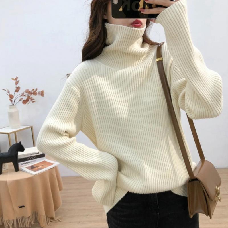 The Thick and Laid-back High-neck Sweater for Autumn and Winter Is Loose, Stylish and Bold. It Doesn't Pill