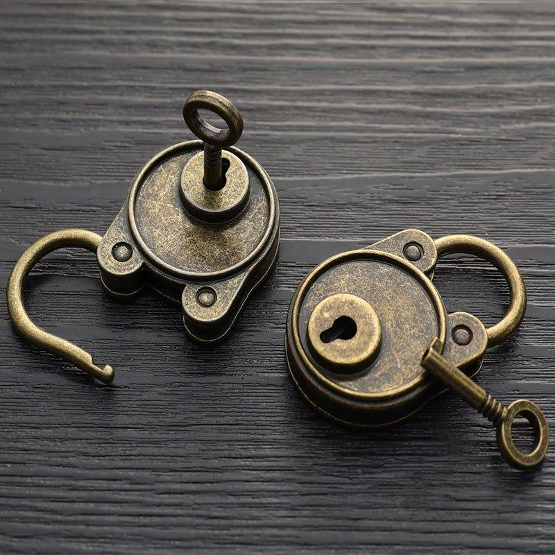 Vintage Padlock with Antique Bronze Plating, Old Style Lock for Notebooks and Luggage, Bronze Color Hardware Lock
