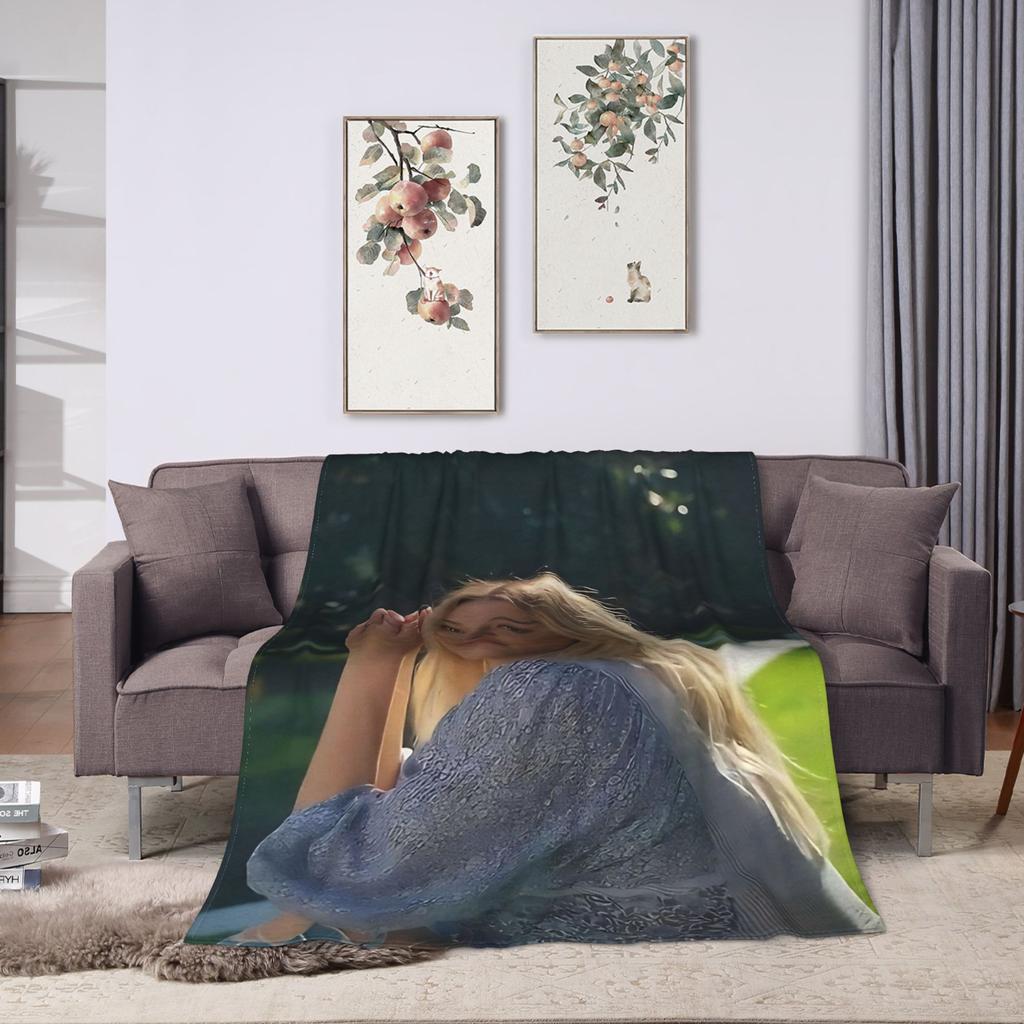 Super Soft Throw Blanket Travel Office Madelyn Cline Beautiful Actress Poster Blanket Flannel For Outdoor Trend Sofa Bed Cover