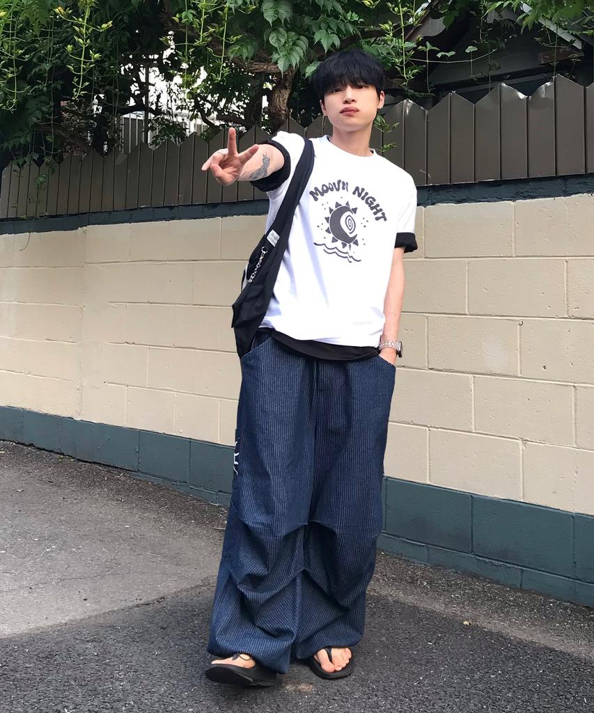 Mubeun Night Graphic Short Sleeve T-Shirt White