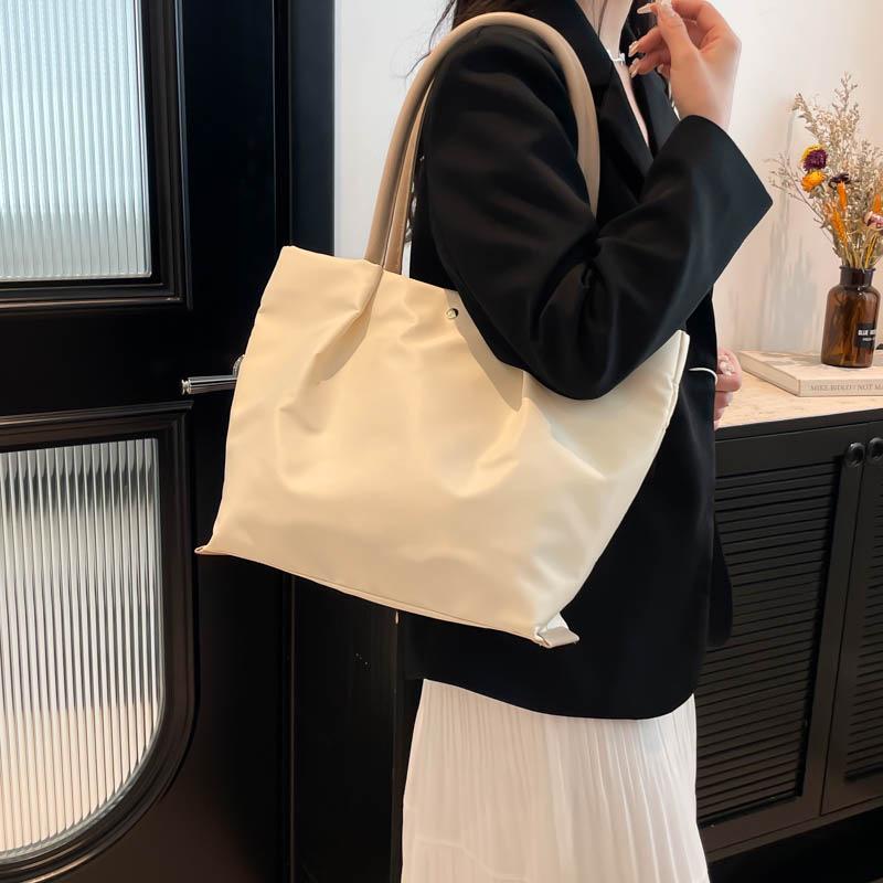 

Women s Lightweight Nylon Document Tote – Fashionable and Spacious for Casual Commute хакі