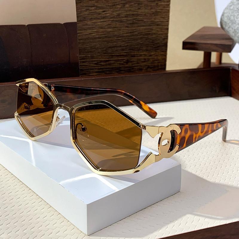 Geometric Square Sunglasses With Green Lenses And Metal Frame For Fashionable Outdoors