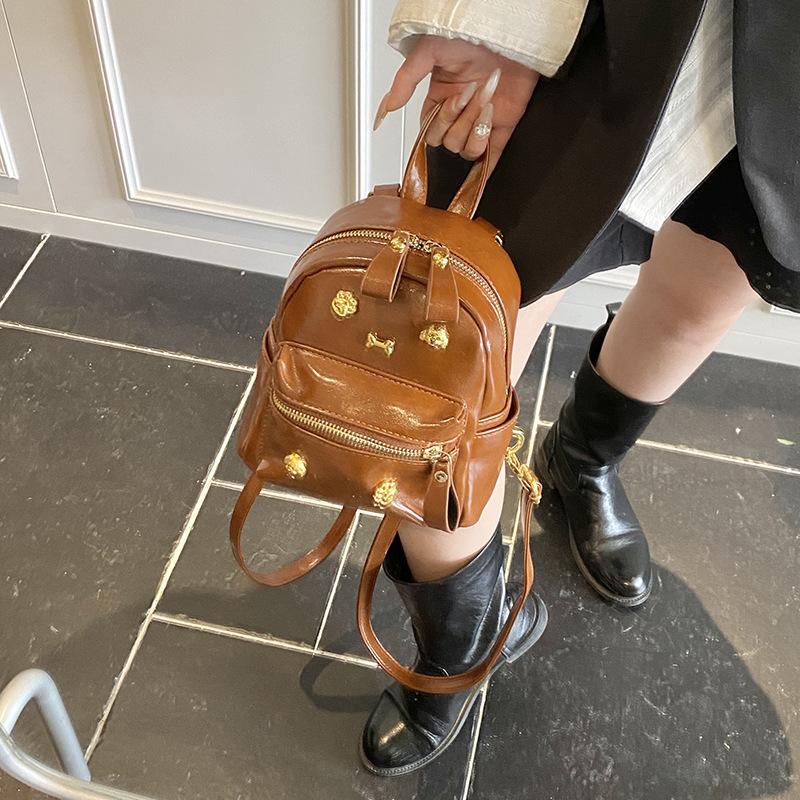 

Повседневный рюкзак женский модный нишевый дизайн корейская версия 2025 новая мода студенческий школьный рюкзак легкий дорожный рюкзак коричневый