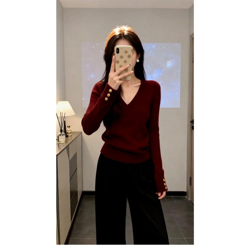 French High-end Gray V-neck Sweater for Women in Autumn and Winter New Style Can Be Worn Outside and Inside with a Base Layer Knitted Top