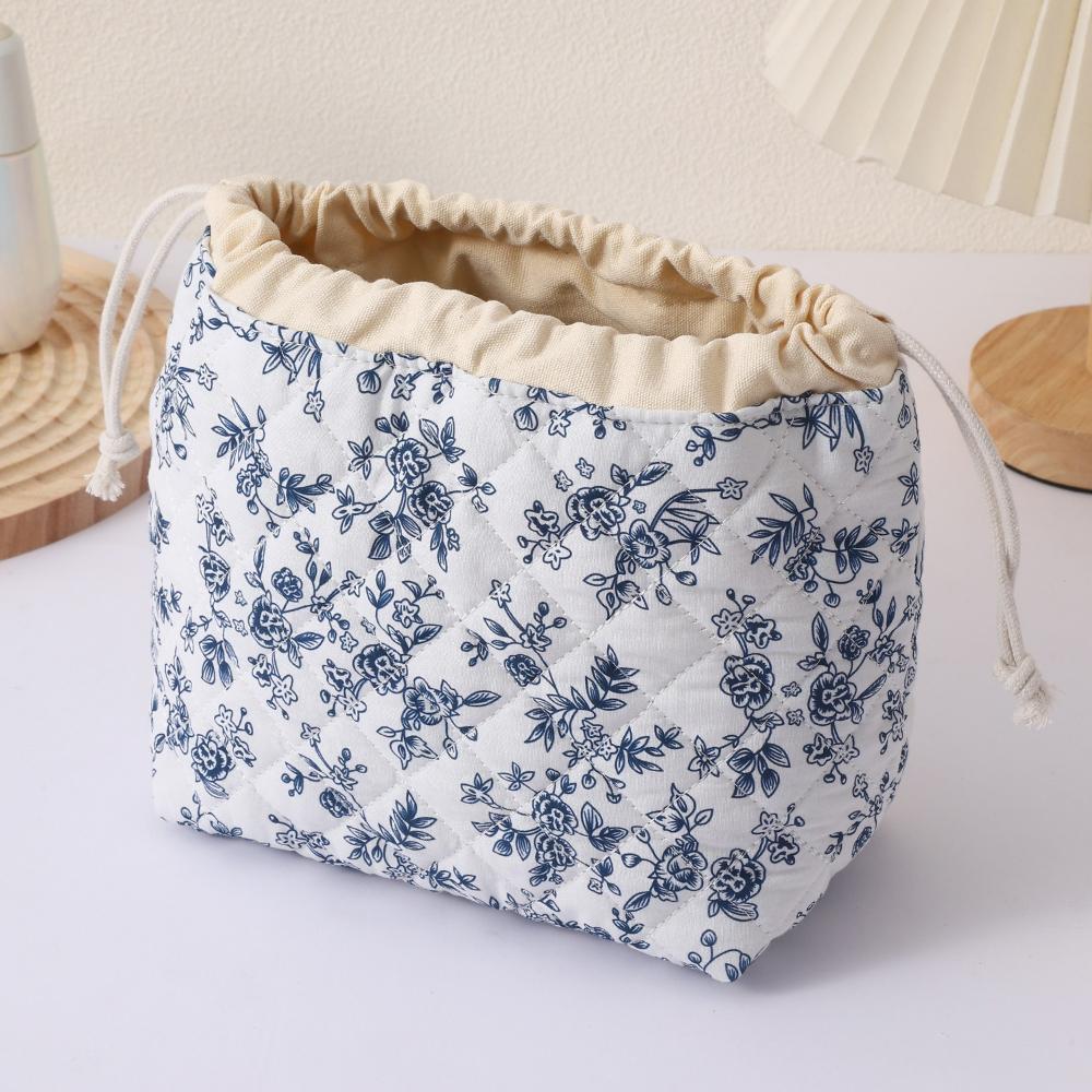 Cute Quilted Cosmetic Bag for Women Girl Large Capacity Travel Drawstring Storage Pouch Makeup Bag Female Travel Clutch Bags