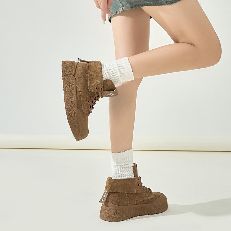 Popular leather Martin boots, women's cattle cashmere heightened platform locomotive boots, outdoor kicks can't be broken, and big yellow boots are