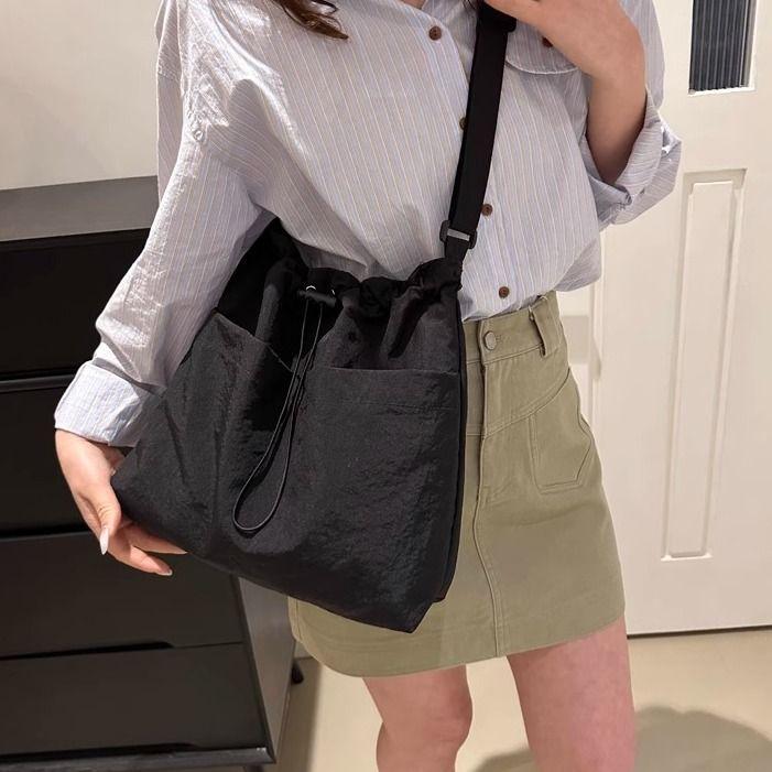 Large Capacity Tote Bag for Women Casual Versatile Shoulder Crossbody Bag Office Worker Commuter Canvas Bag